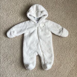 Like New, Baby 3M Cozy White Fleece Baby Onesie w/Cover Mitts